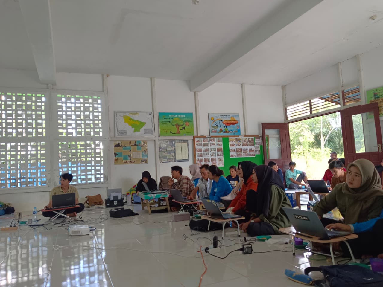 Pelatihan Website Tingkatkan Kapasitas Digital LPHD dan Pemdes di Nanga Betung